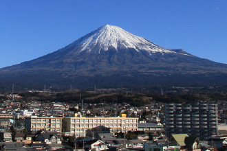 富士宮市役所から見た富士山